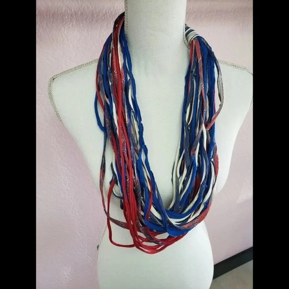 Dona Bella Shreds/Scarf - Picture 1 of 1